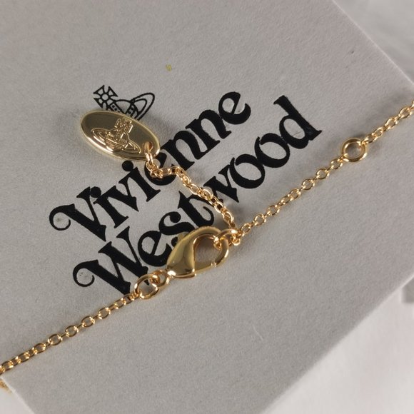 Vivienne Westwood Gold Safety Pin Necklace - Picture 4 of 4